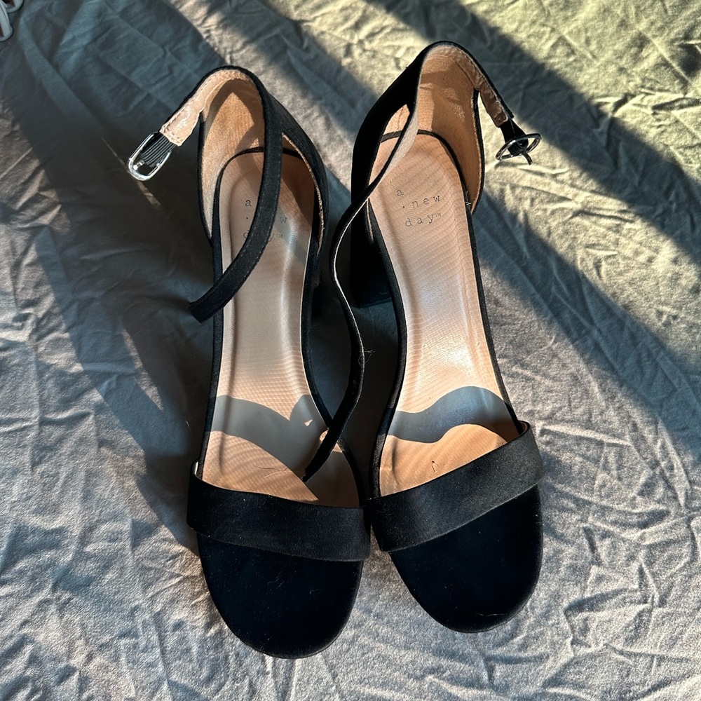 Black block heel